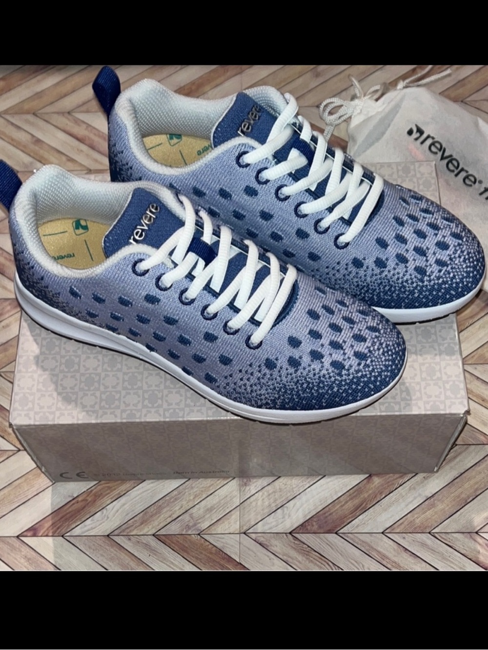Revere New Haiti Gradient Blue slip resistant Sneakers size 7